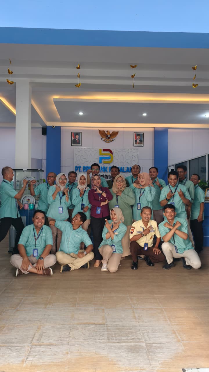 Senyum Tulus